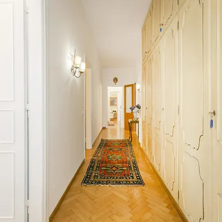 Garden Hill فيلة